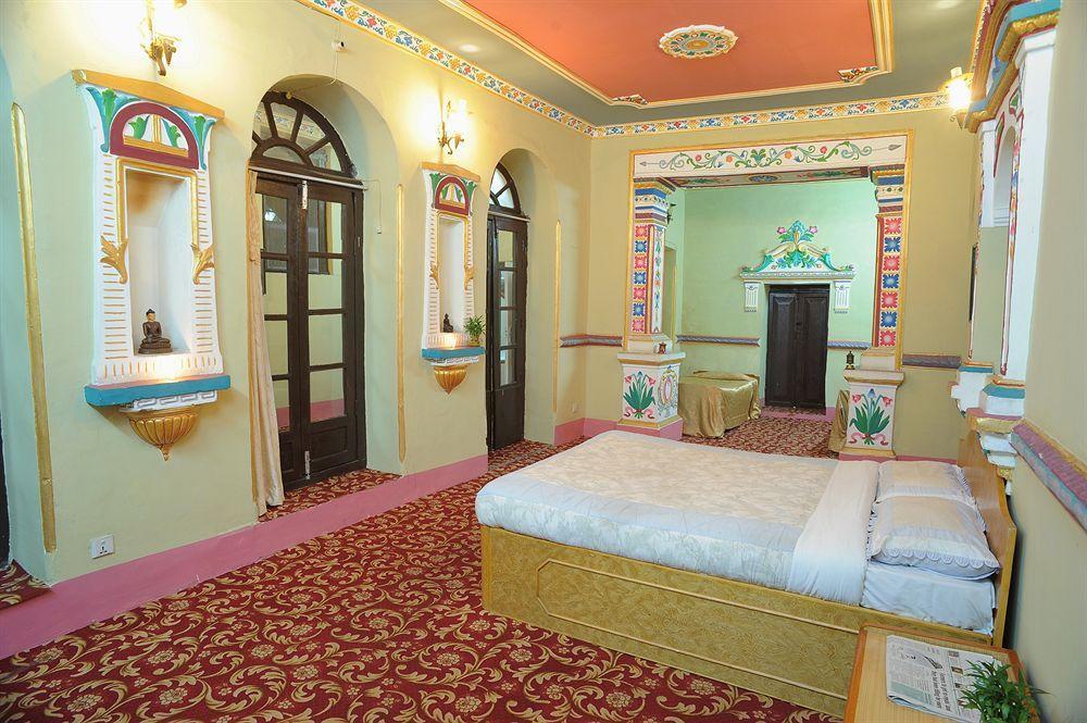 Hotel Himalaya Yoga カトマンズ エクステリア 写真