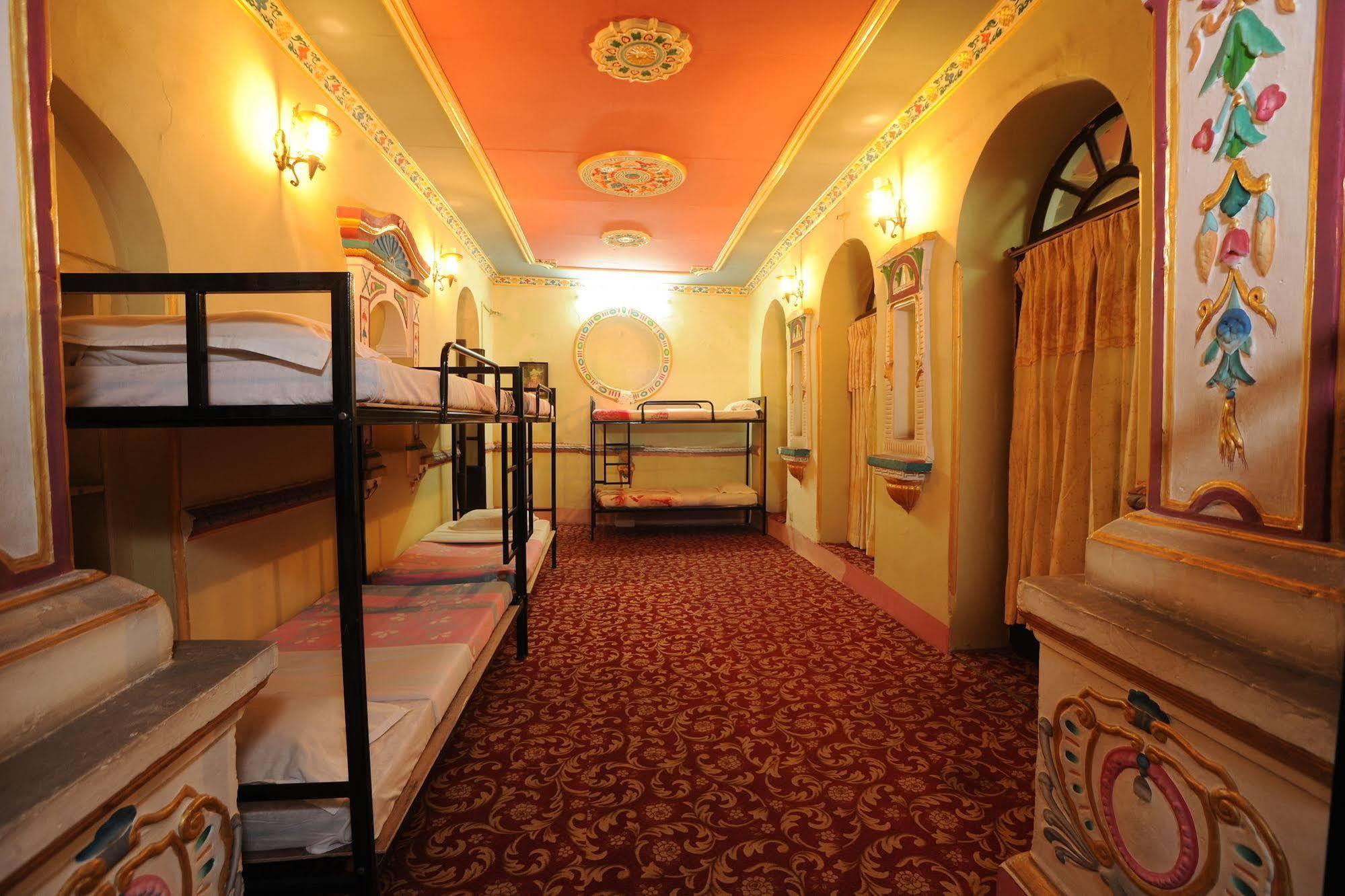 Hotel Himalaya Yoga カトマンズ エクステリア 写真