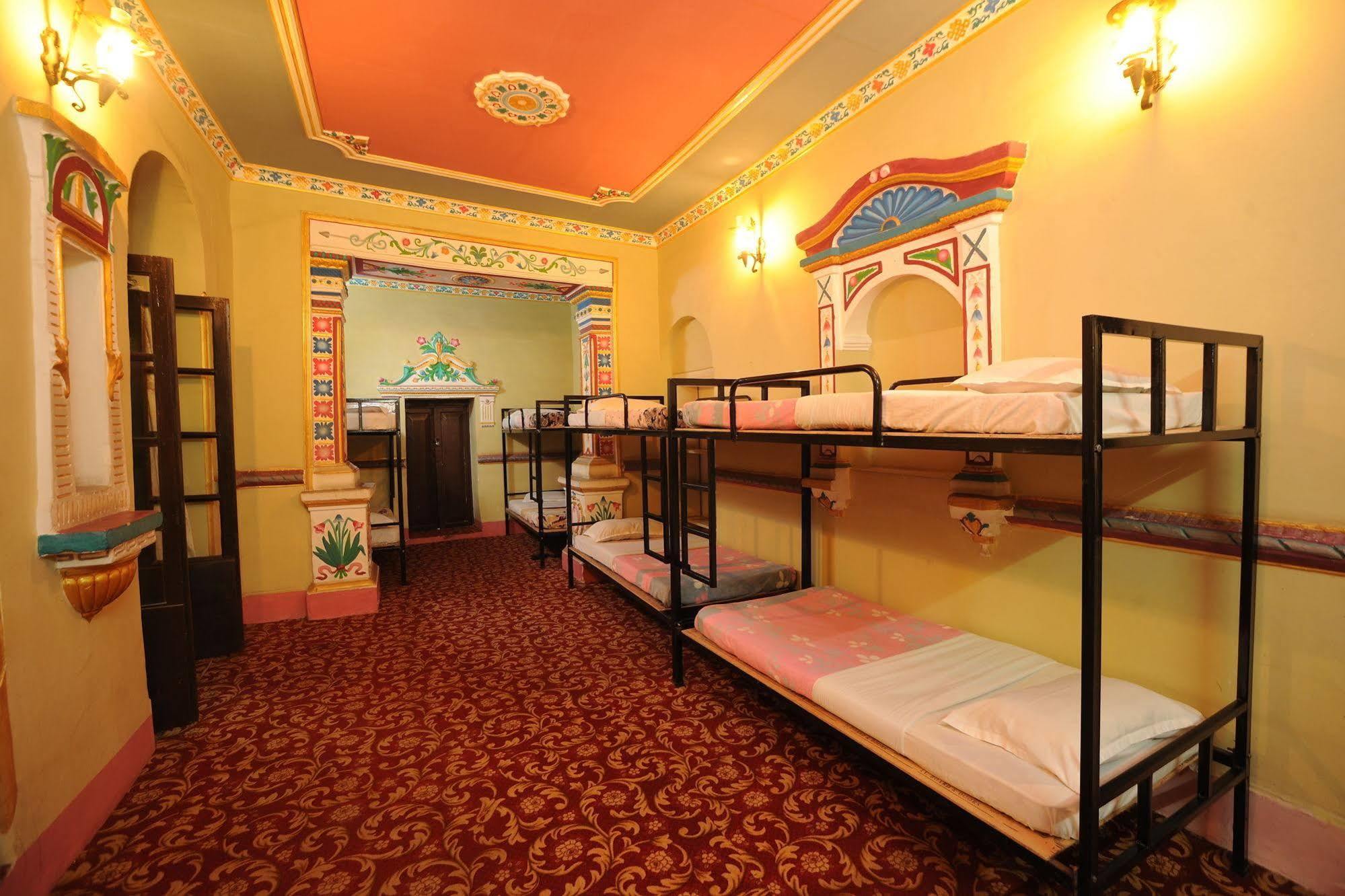 Hotel Himalaya Yoga カトマンズ エクステリア 写真