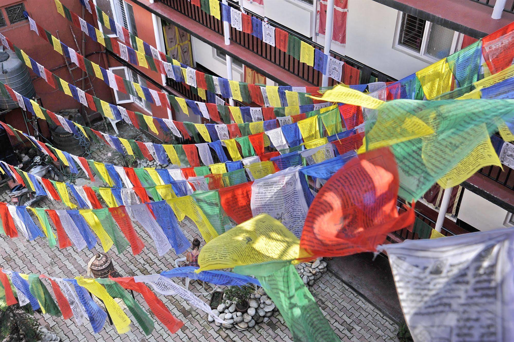 Hotel Himalaya Yoga カトマンズ エクステリア 写真